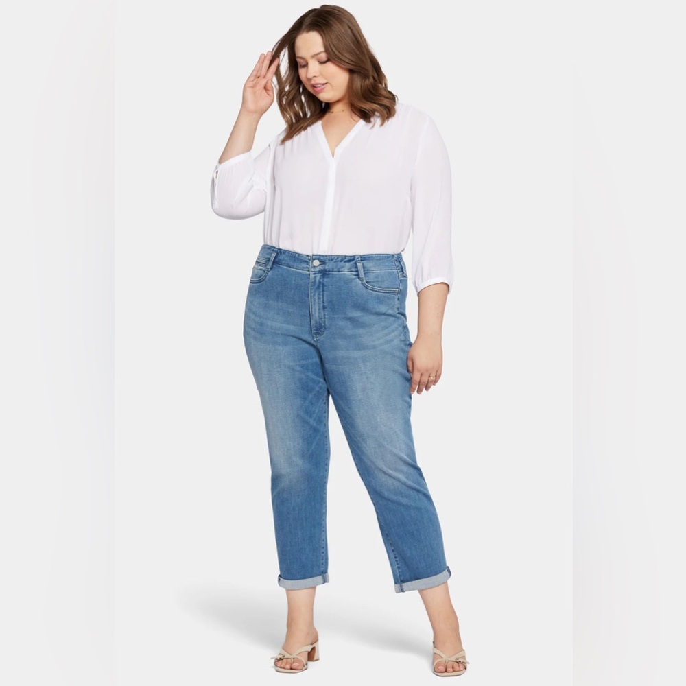NEW NYDJ Girlfriend Jeans Medium Wash Cuffed